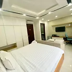 Pine Tree Apt